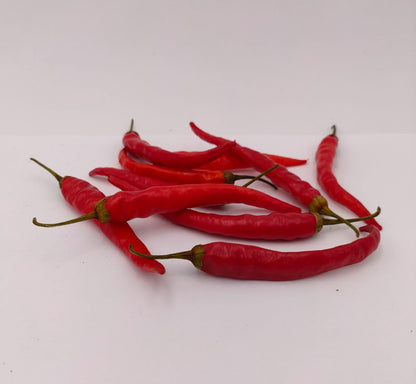 Schlank und würzig: lange Chilis 5 Sorten je 5 Samen