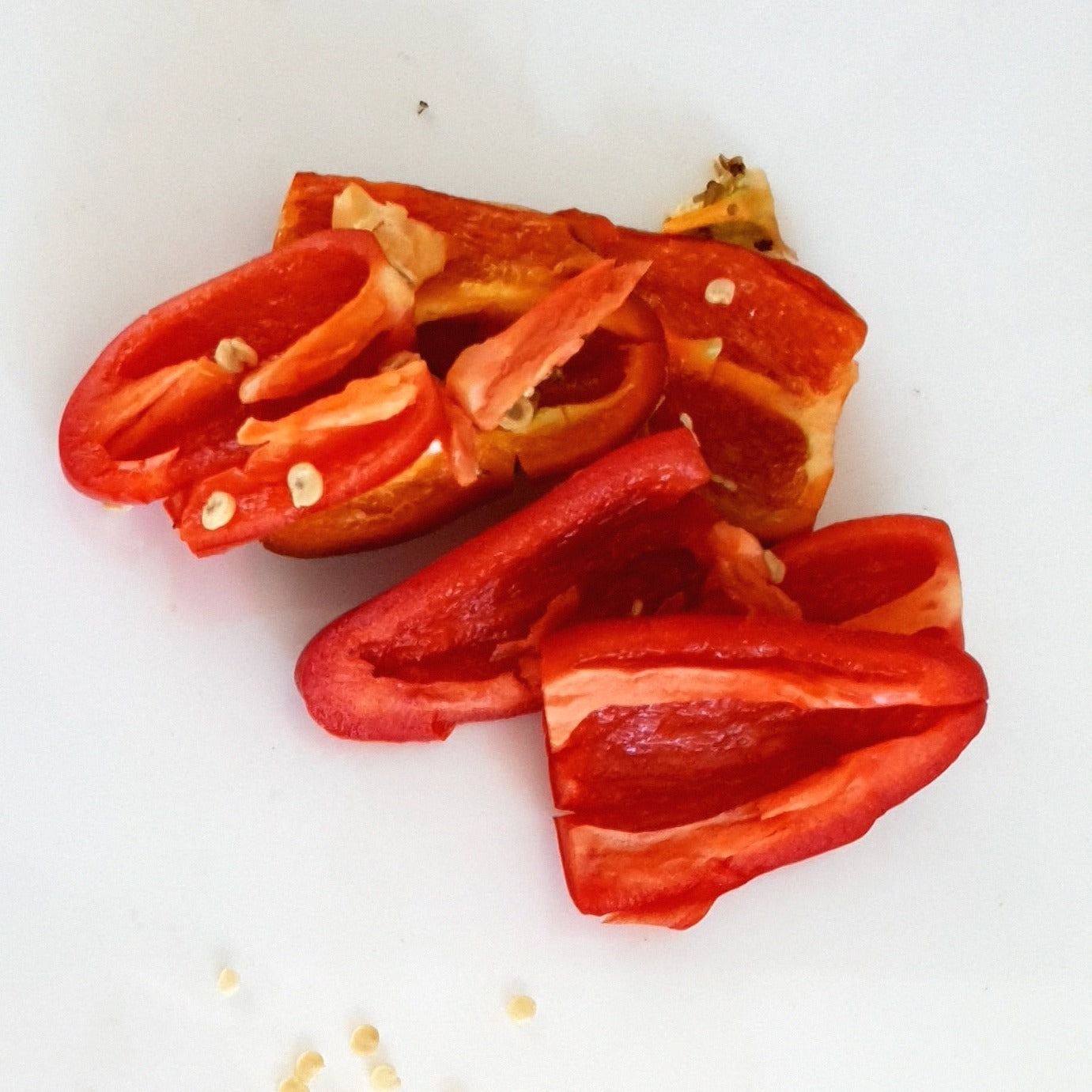 aufgeschnittene rote Jalapeno Jaloro Früchte